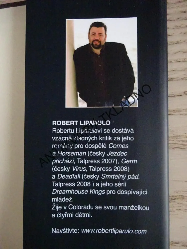 MRTVÝ BOD, ROBERT LIPARULO, **an