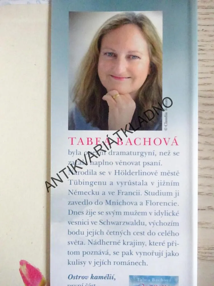 ŽENY Z OSTROVA KAMÉLIÍ, TABEA BACHOVÁ, **an