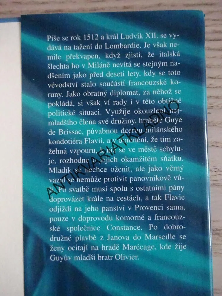 AZUROVÉ SLUNCE, CAROLYNE SWANN, **an