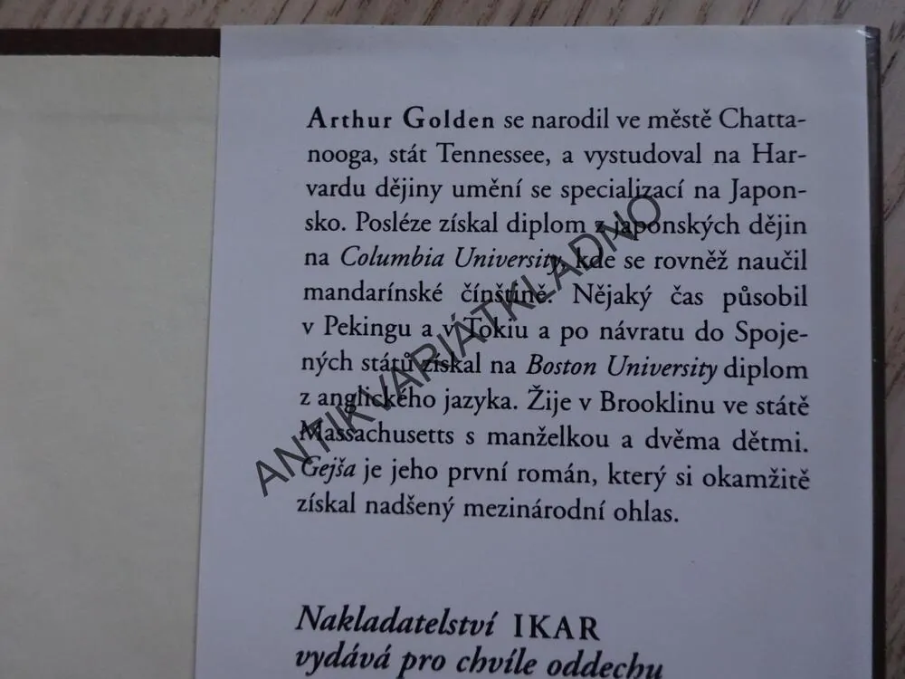 GEJŠA, ARTHUR GOLDEN, **an