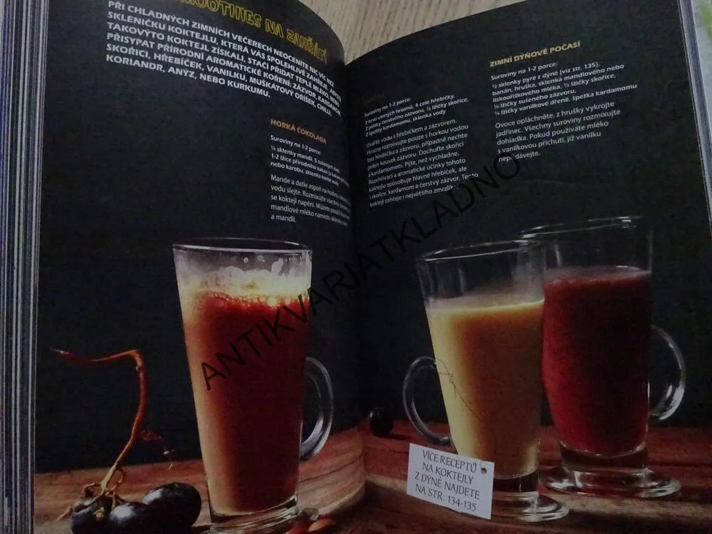 SMOOTHIES NA KAŽDÝ DEN, 365 RECEPTŮ, **an