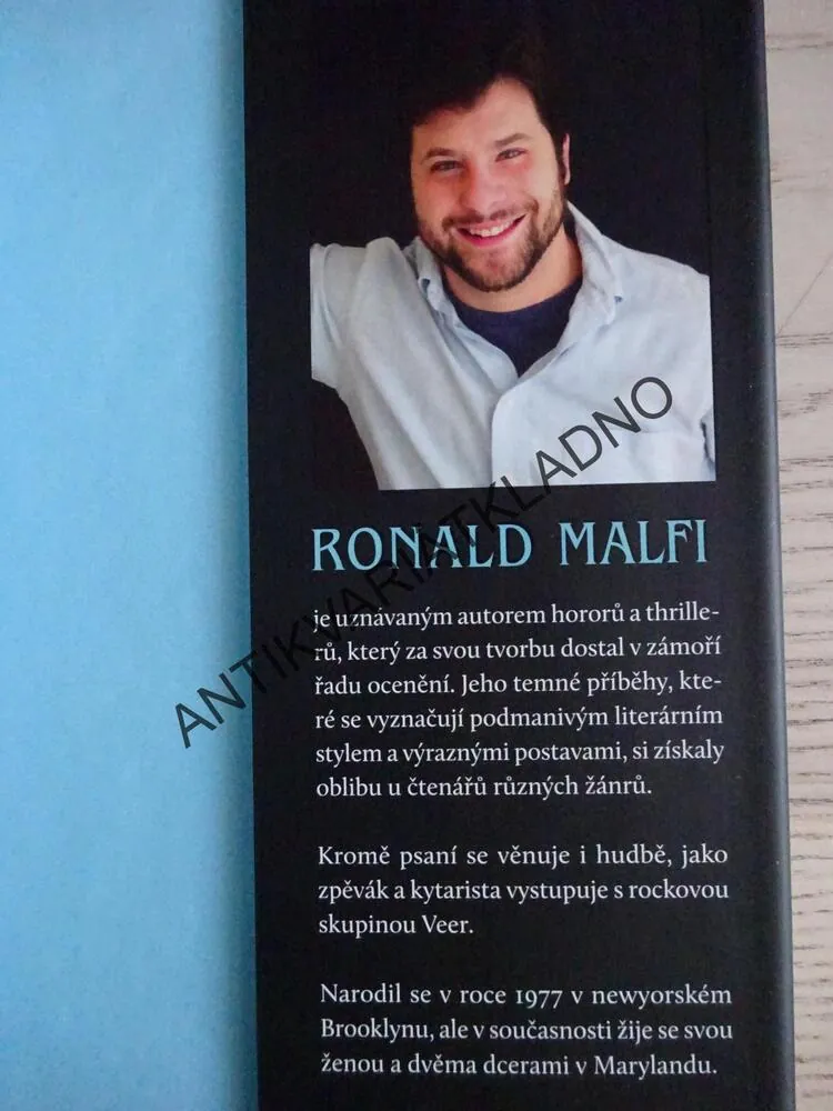 POJĎ SE MNOU, RONALD MALFI, **an