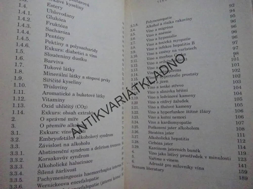 VÍNO A MEDICÍNA, HARALD SALFELLNER, **an