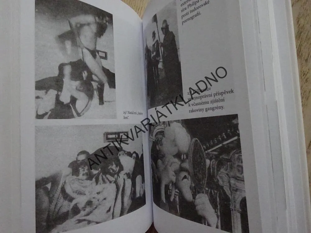 MONTY PYTHON, VLASTNÍMI SLOVY!, **an