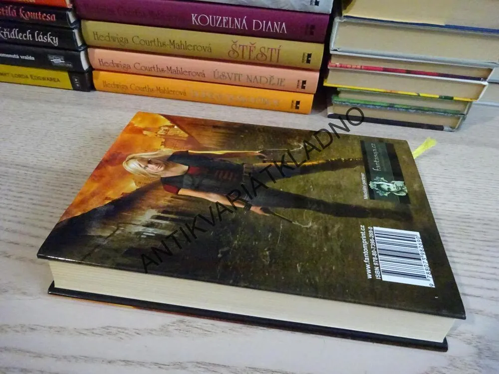 MAGIE STŘELNÉHO PRACHU, ILONA ANDREWS, **an