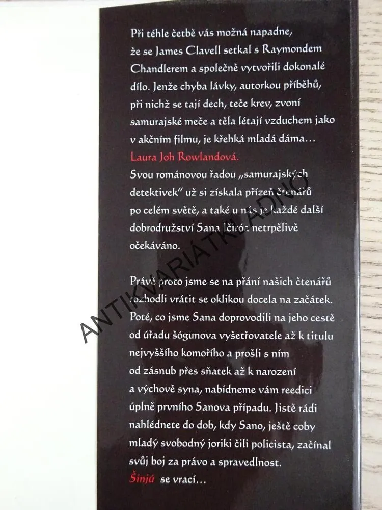 RUDÁ CHRYZANTÉMA, LAURA JOH ROWLANDOVÁ, **an