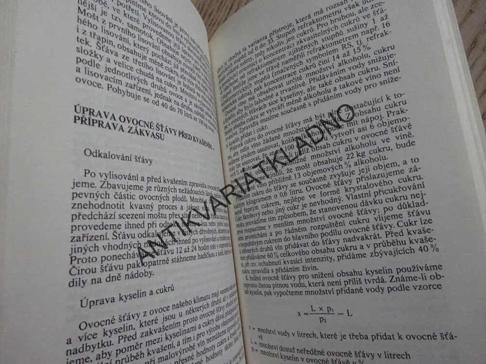 OVOCNÉ A ZELENINOVÉ NÁPOJE, VLADIMÍR KOTT, **an