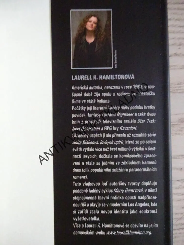 MICAH, ANITA BLAKE, LAURELL K. HAMILOTONOVÁ, **an