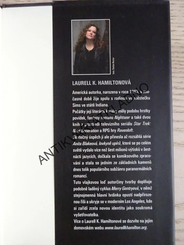 INKUBOVY SNY, ANITA BLAKE, LAURELL K. HAMILOTONOVÁ, **an