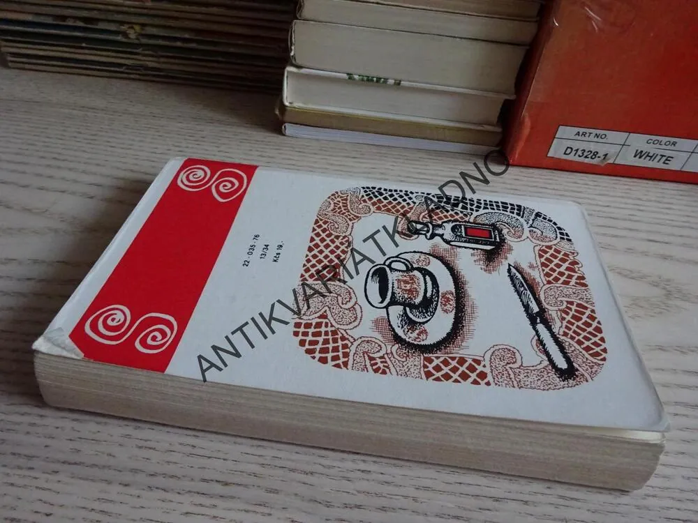 18 OŘÍŠKŮ K ROZLOUSKNUTÍ, AGATHA CHRISTIE, **an