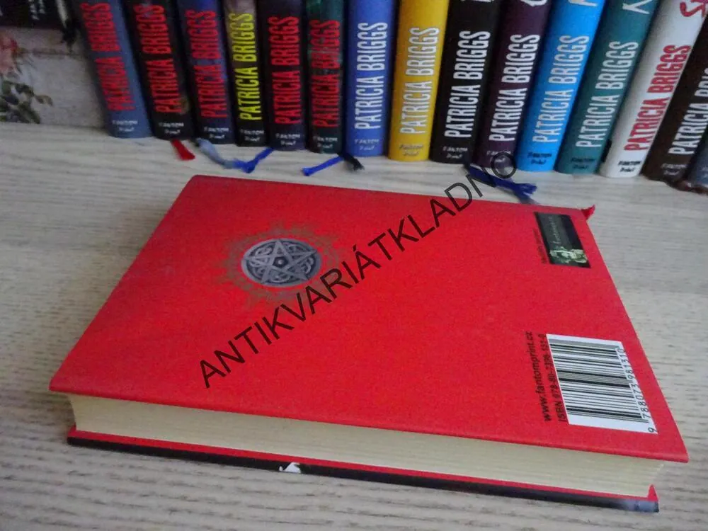 NIKDY NEZEMŘÍT, KIM HARRISON, **an