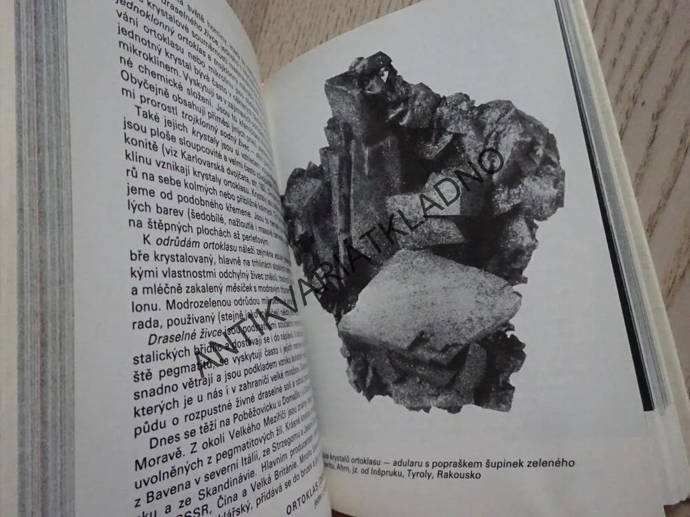 KAPESNÍ ATLAS NEROSTŮ A HORNIN, KAREL TUČEK, FRANTIŠEK TVRZ, **an