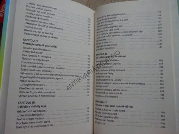 MYSLETE VELKORYSE, DAVID J. SCHWARTZ, **an