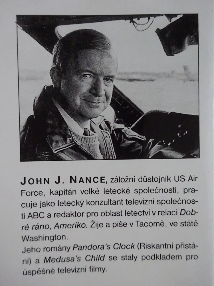 NEBEZPEČNÉ PŘISTÁNÍ, JOHN J. NANCE, **an