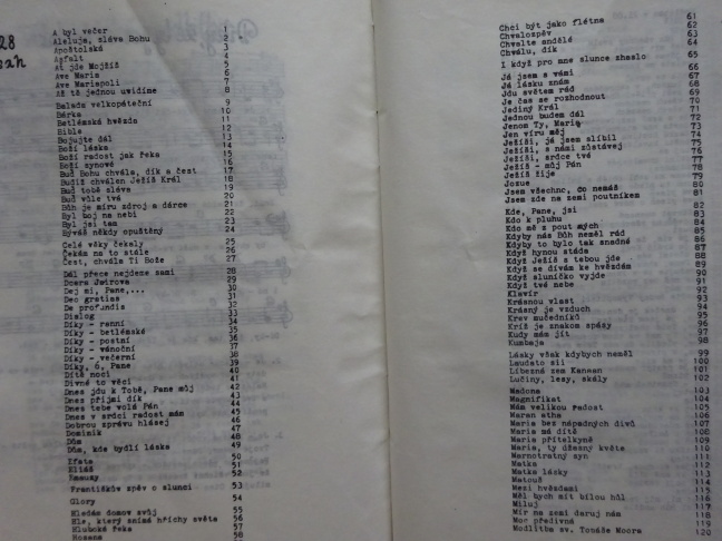 CANTATE, RYTMICKÉ PÍSNĚ, ZPĚVNÍK, NOTY, AKORDY, HUDBA, **an