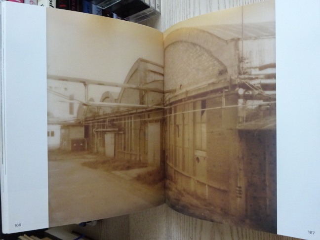 ZTRACENÝ BARÁKY, LOST SITES, KRAJINA KLADENSKÉHO INDUSTRIÁLU, ŠIMON VEJVANČICKÝ, **an