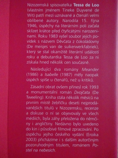 POSTEL NA NEBESÍCH, TESSA DE LOO, **an