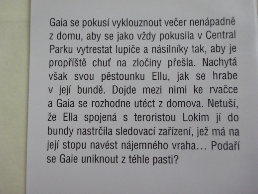 NEOHROŽENÁ, POLIBEK, FRANCINE PASCALOVÁ, **an