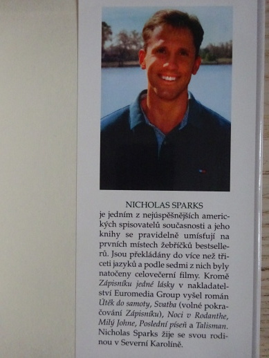 BEZPEČNÝ PŘÍSTAV, NICHOLAS SPARKS, **an