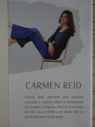 USMĚVAVÁ HOLKA, TAJNOSTI V DÍVČÍ ŠKOLE, CARMEN REID, **an