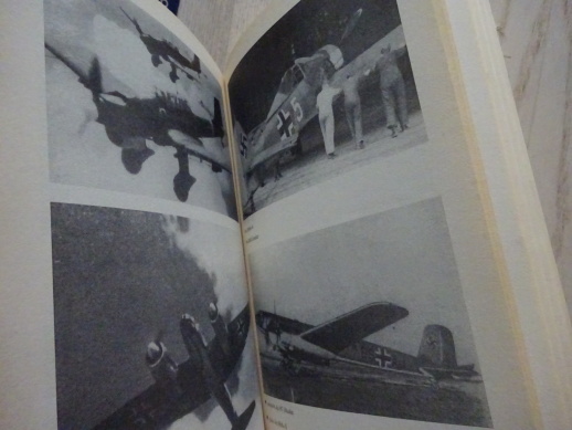 KŘÍŽ PROTI HVĚZDĚ, FRANZ KUROWSKI, LETECKÁ VÁLKA NAD RUSKEM 1941-44, **an