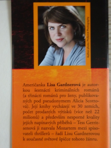 CHYŤ MĚ, LISA GARDNEROVÁ, **an