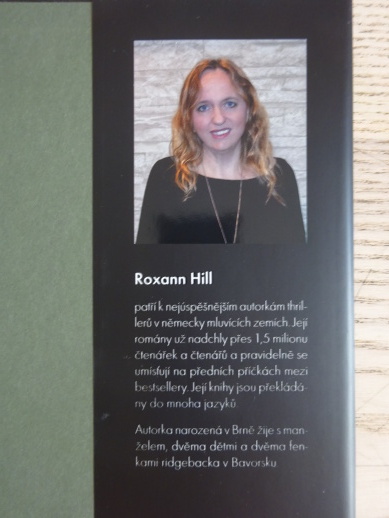 TAJEMNÝ DŮM MRTVÝCH, ROXANN HILL, **an