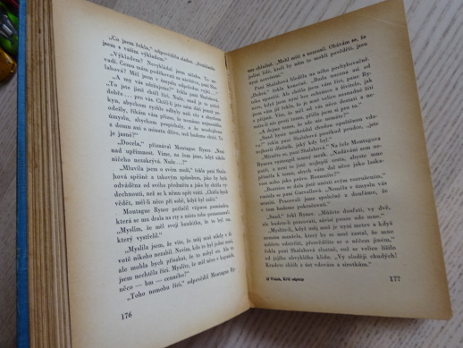 KŘÍŽ ODPLATY, J. M. WALSH, **an