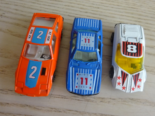 ZÁVODNÍ AUTOMOBIL 1/70, AUTÍČKO, HRAČKA, 3 KUSY