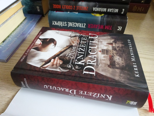 HON NA KNÍŽETE DRACULU, KERRI MANISCALCO, **an