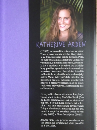 ZRÁDNÉ MLHY, KATHERINE ARDEN, **an