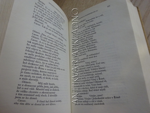 TRAGÉDIE II, WILLIAM SHAKESPEARE, **an