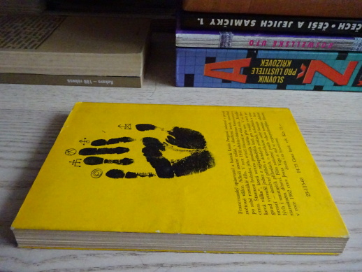 KNOFLÍKOVÁ VÁLKA, LOUIS PERGAUD, **an