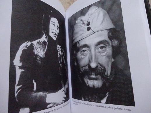 SE SRDCEM NA DLANI, JINDŘICH PLACHTA, LADISLAV TYNYS, **an