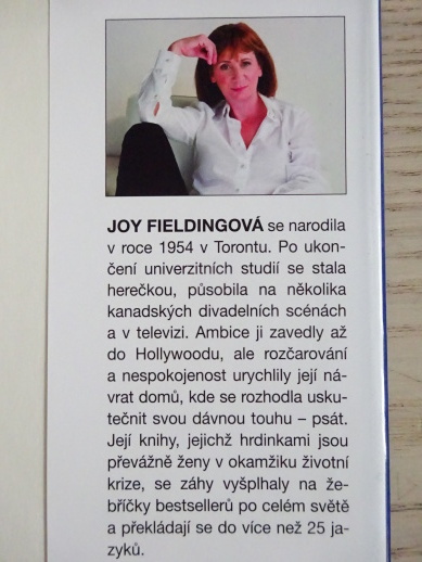POPRVÉ, JOY FIELDINGOVÁ, **an