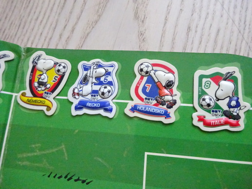 SNOOPY, FOTBAL, 16x MAGNETKA