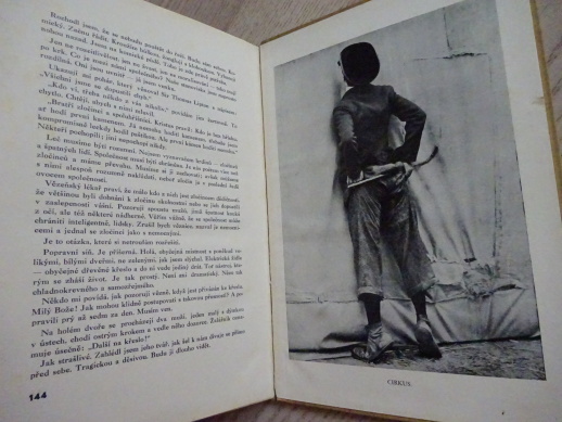 CHARLIE CHAPLIN: HURÁ DO EVROPY!, **an