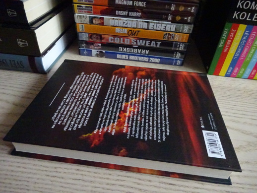 TEMNO PŘED ÚSVITEM, ALISTAIR MOFFAT, **an