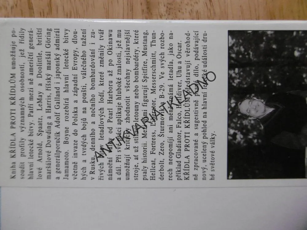 KŘÍDLA PROTI KŘÍDLŮM, WALTER J.BOYNE, **an