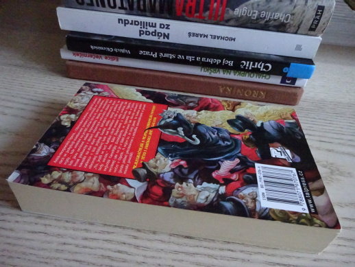 MAŠKARÁDA, ÚŽASNÁ ZEMĚPLOCHA, TERRY PRATCHETT, **an