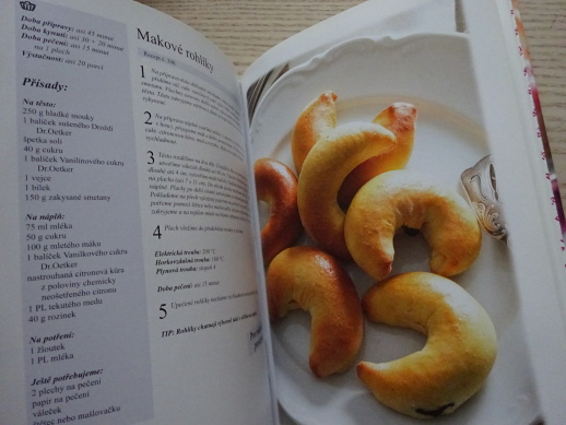 PEČEME S LÁSKOU 8, DR. OETKER, SLADKÉ I SLANÉ RECEPTY PRO KAŽDÝ SVÁTĚČNÍ DEN, **an