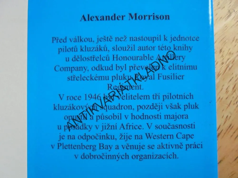TICHÝ ÚTOČNÍK, ALEXANDER MORRISON, LETECTVÍ, **an