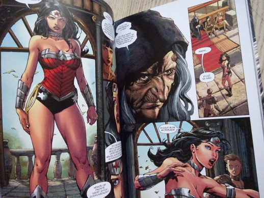 WONDER WOMAN, VÁLKOU ROZEBRANÁ, KOMIKS DC COMICS, **an