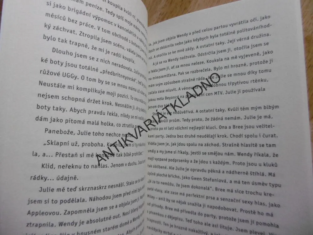 JSEM CITLIVÁ BYTOST ANEB SRDCE NEZNÁ MAPU, EVE ENSLEROVÁ,  **an
