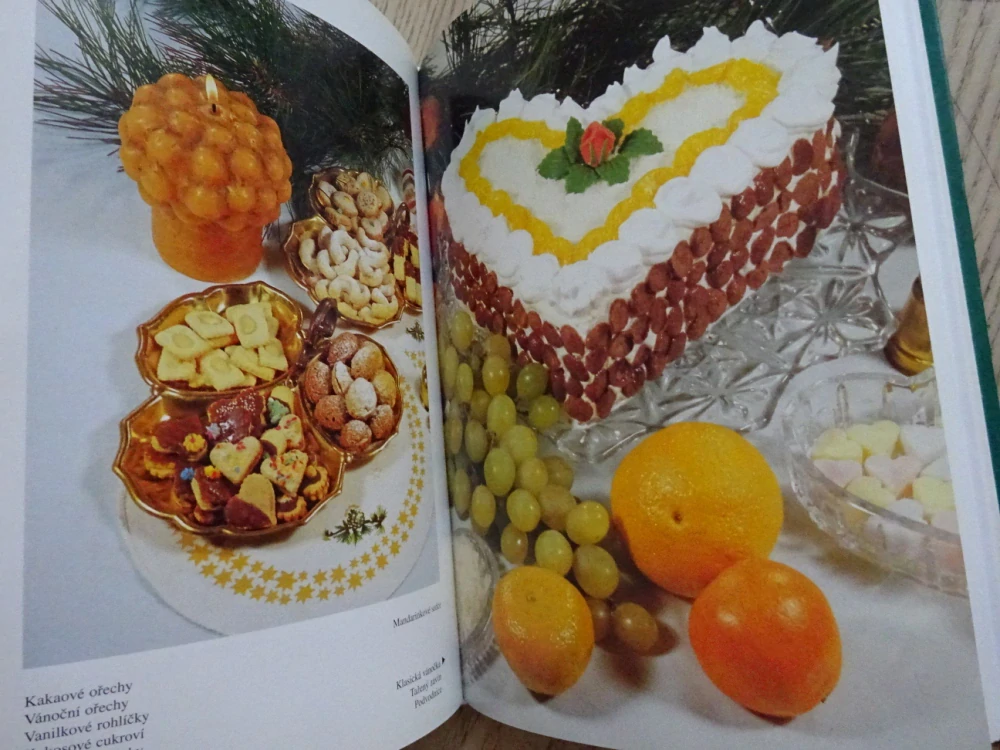 HRNÍČKOVÁ KUCHAŘKA, PEČEME NA VÁNOCE BEZ VÁŽENÍ, JAROSLAVA PECHOVÁ, **an