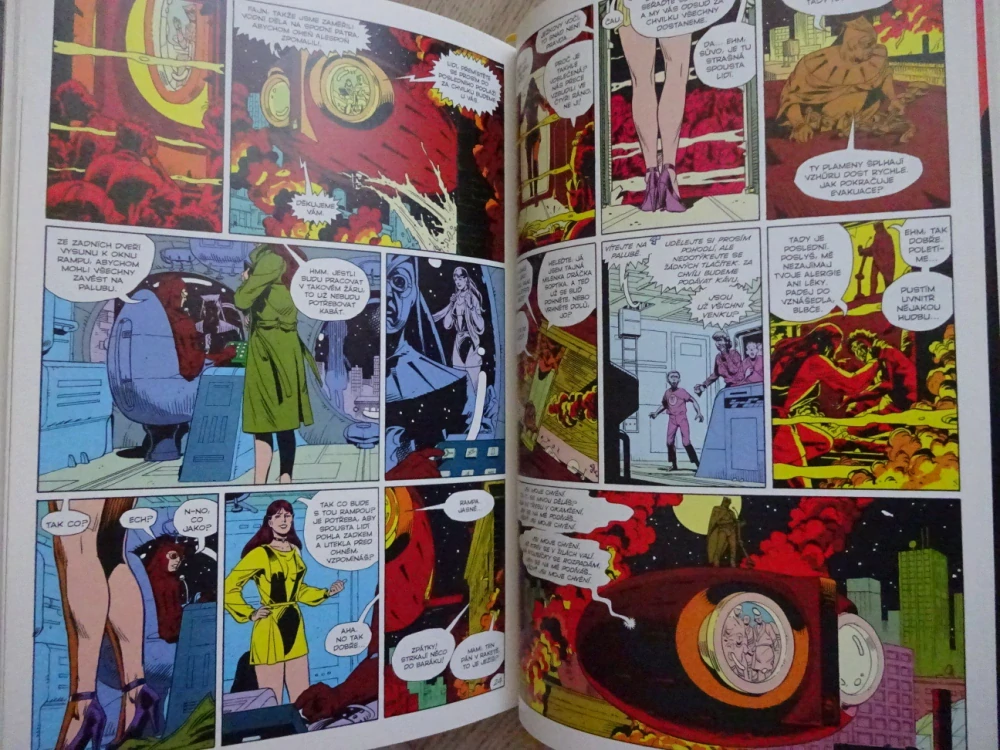 WATCHMEN, STRÁŽCI, ALAN MOORE, DAVE GIBBONS, **an