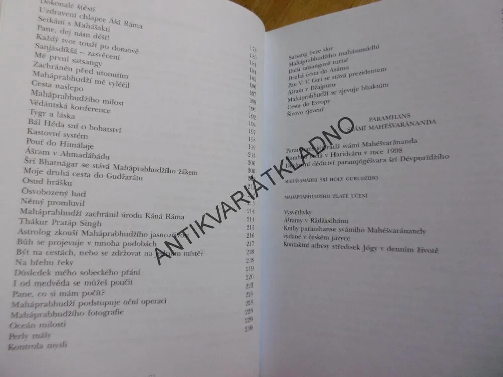 LÍLÁ AMRIT, ŽIVOT BOŽSKÉHO MISTRA ŠRÍ MAHÁPRABHUDŽÍHO, **an