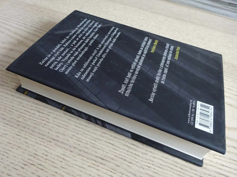 VÝTAH, LINWOOD BARCLAY, **an