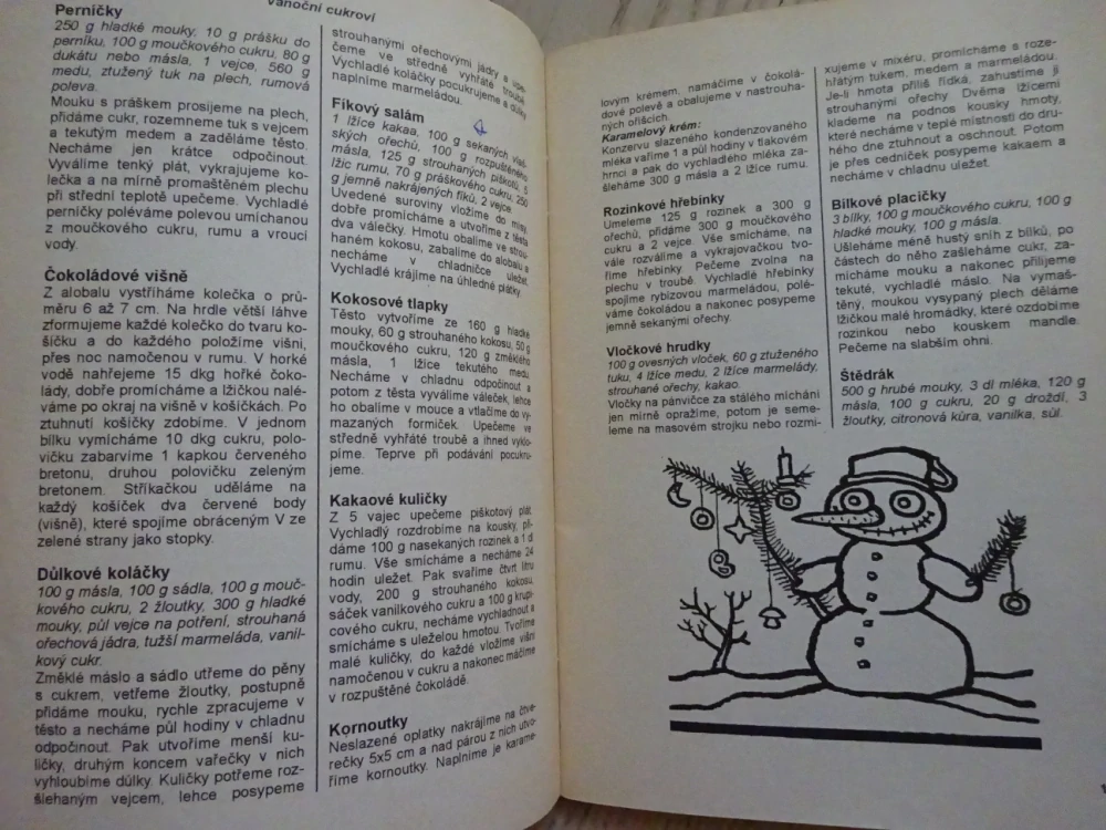KUCHAŘKA NEJEN NA NEDĚLI, VÁNOČNÍ CUKROVÍ A NÁPOJE, **an