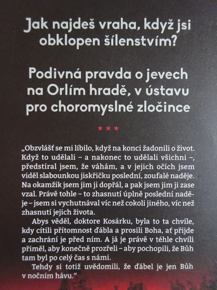 KDE SE SKRÝVÁ ĎÁBEL, CRAIG RUSSELL, **an